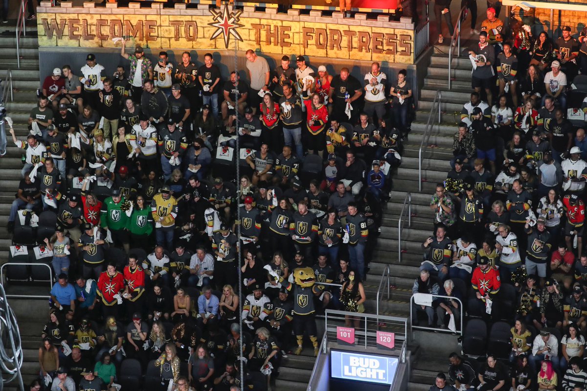 ChanceNHL's tweet photo. How it started vs How it ended
#ThankYouFans https://t.co/1qLYek3ieN