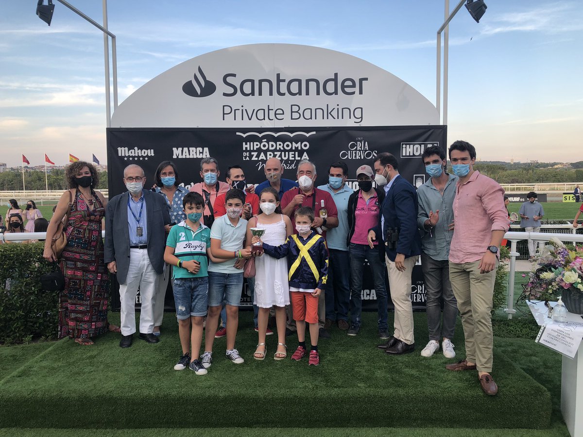 Agamenón se hace con la cuarta carrera tras una dura #carrera gracias a la monta de <a href="/SeguyValentin/">Valentin</a> #turflife