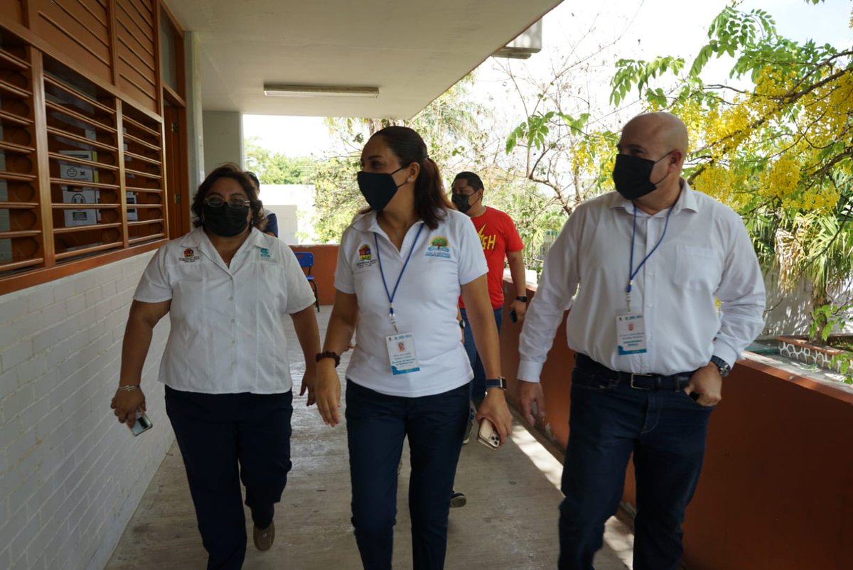 Escuelas en Cancún tweet media