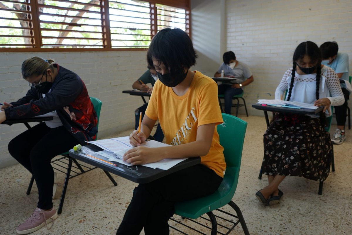 Escuelas en Cancún tweet media