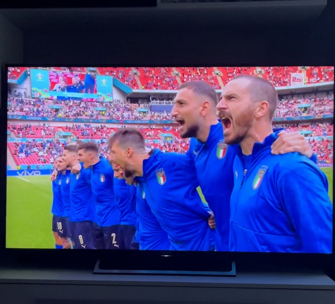 ItalianComments's tweet photo. “NO PINEAPPLE ON PIZZAAA”
#ita #itaaut #itaaus #italiaustria #italyaustria https://t.co/UzkNTuAQaq