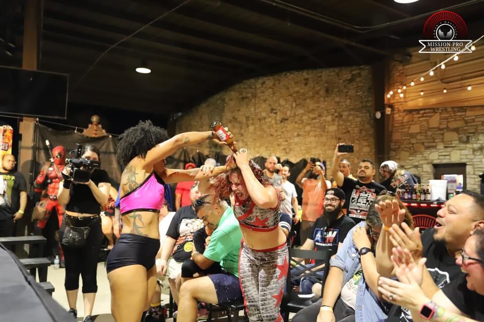 LaRosaNegraPR's tweet photo. The main event at #MPWKeepEmTalkin with @mashaslamovich vs @LaRosaNegraPR was π₯! Rewatch on @TitleMatchWN!
More live action get tickets for #MPWPlayHardHustleHarder on July 31st!
π: https://t.co/JuflCB7dtj
π₯: https://t.co/XNclsroTUI
πΈ: LayDee Pink https://t.co/FlMuCp0yu7 https://t.co/yg4p2gD9Hy