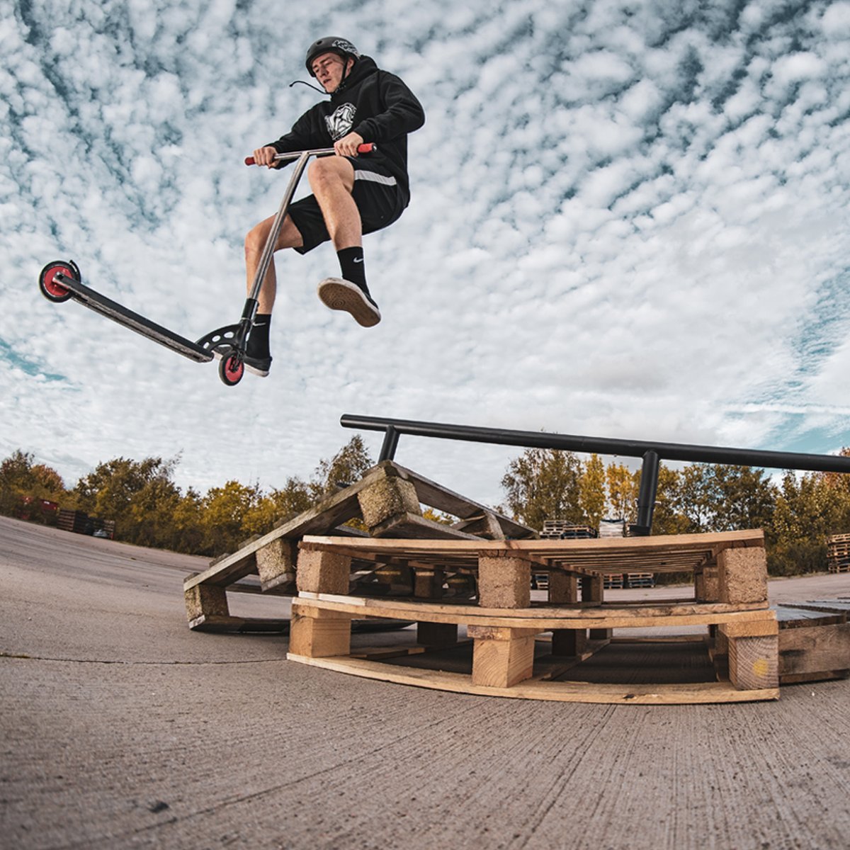 Who else likes to get creative with their Madd Gear grind rail? 😏 #maddgear #maddgearpro #mgpuk