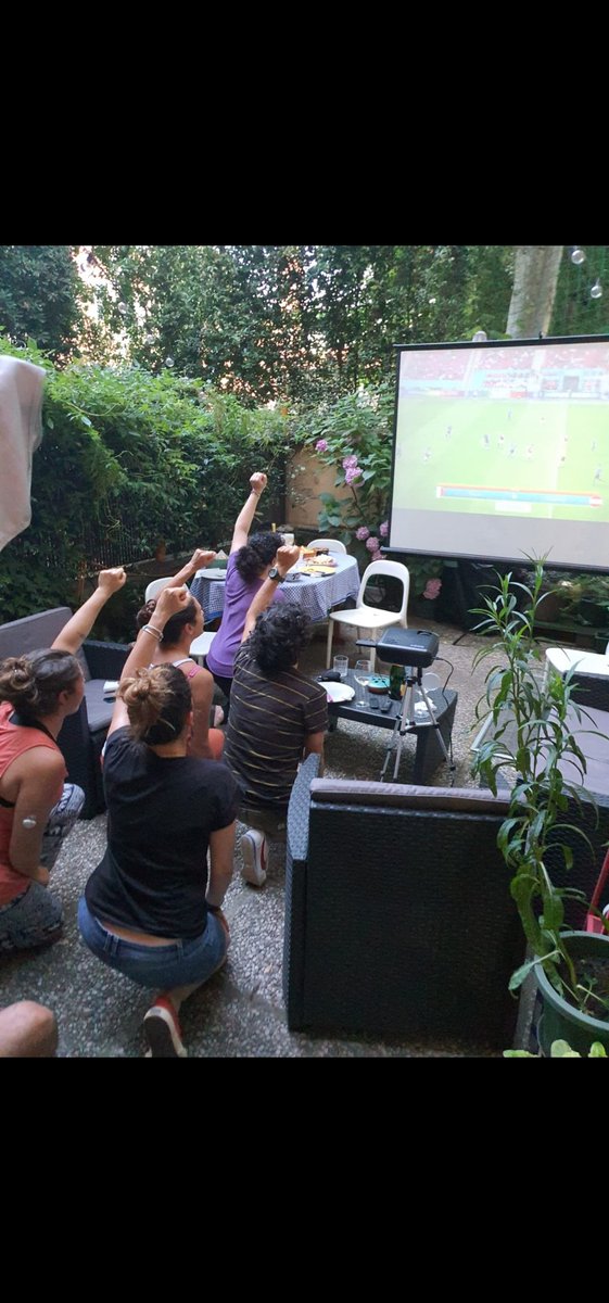 #ciinginocchiamonoi #IoNonMiInginocchio
#EURO2020 #ForzaAzzurri #italia