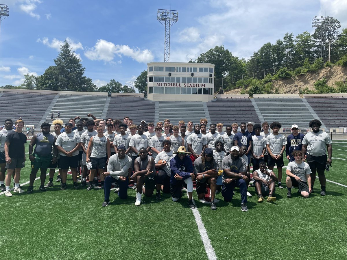 bstatesports's tweet photo. That’s a wrap for the first Tony Coaxum camp! Thank you to all who attended! #GOBIGBLUE https://t.co/5uxNzMuwxE