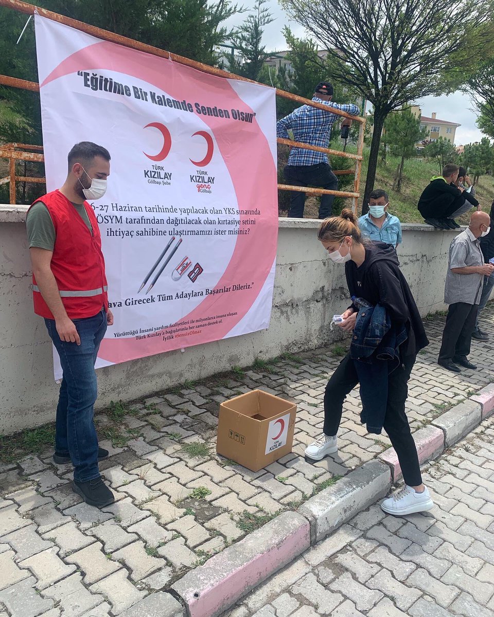 genckizilay06gl's tweet photo. İhtiyaç sahibi köy okullarına ulaştırmak için düzenlediğimiz “Bir Kalem de Senden Olsun” isimli kampanyada, YKS sınavına giren öğrenci kardeşlerimizden sınavda kullanılan silgi ve kalemleri gönüllülerimiz ile birlikte toplayarak ihtiyaç sahibi okullara göndermek üzere hazırladık. https://t.co/CO5GZ8A4PX