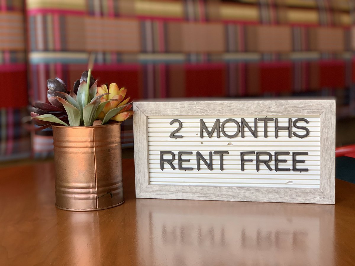LegendsCapeG's tweet photo. Who doesn’t want to live for free⁉️🤩 Come by the clubhouse or call us at (573) 271-2274 to find out more and sign your lease! 🔑🏡 https://t.co/IYXONBw0dx