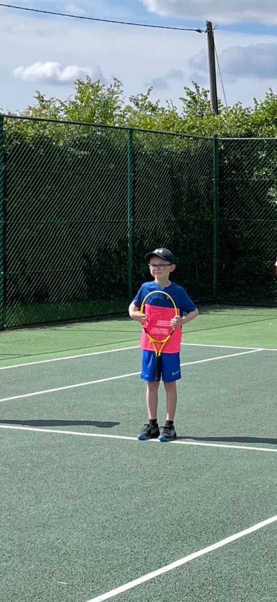 KaPowAtk's tweet photo. First attempt at U10 tennis tournament today! Excellent effort, attitude and some good points and games won! @BotleyPrimaryPE  #proudparentalert #lovetennis 🎾 https://t.co/ZyN5ks86OT