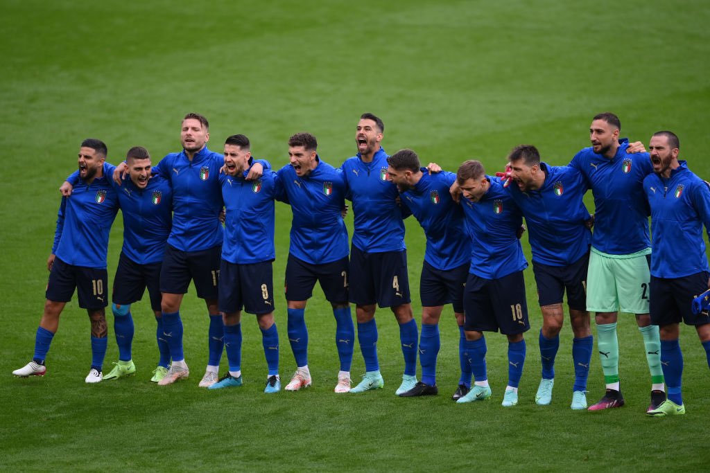 talkSPORT's tweet photo. What a photo 🤩 #ITA https://t.co/lNNxrbjnpg