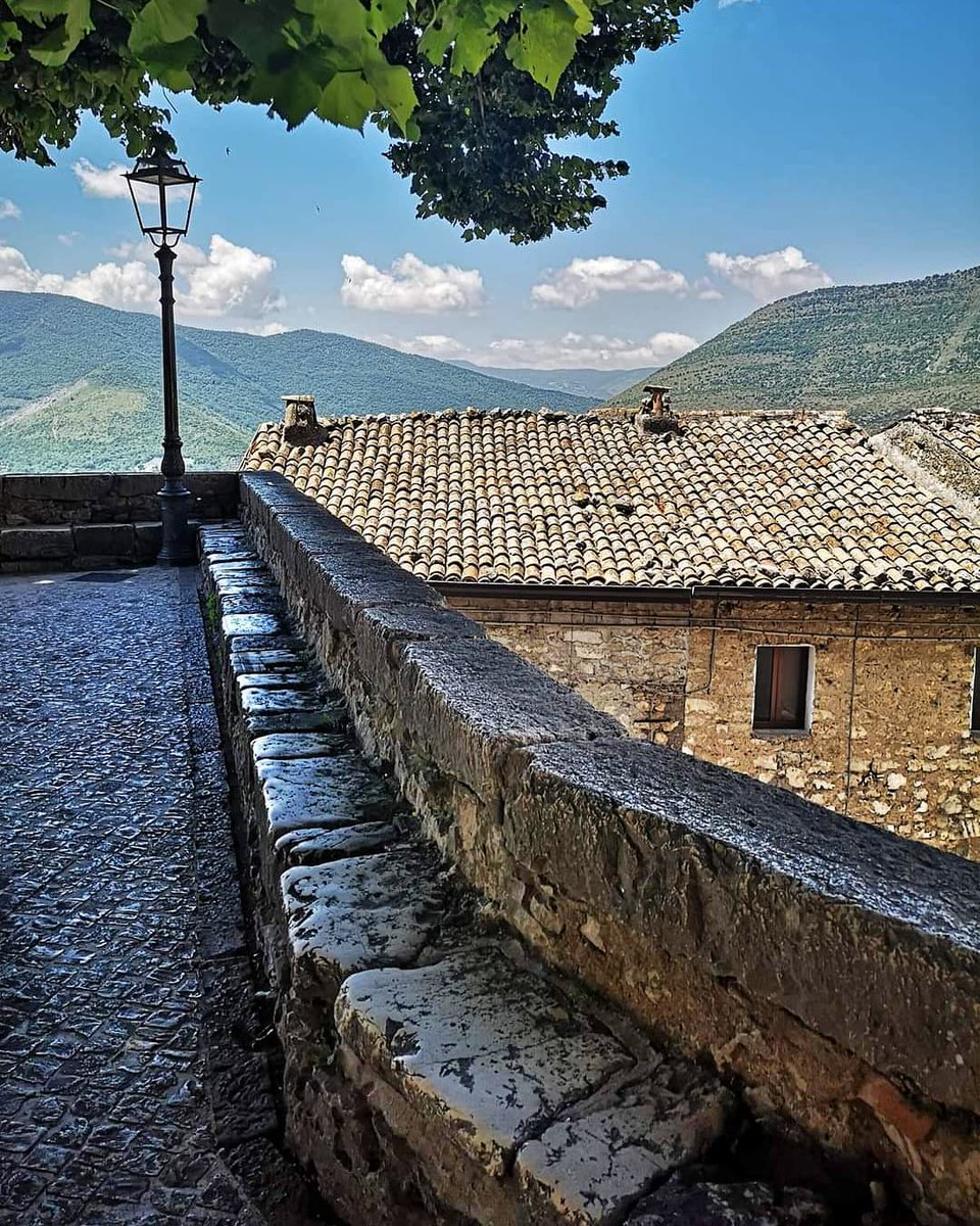 ItalyInTheHeart's tweet photo. 🇮🇹 Castro dei Volsci, Frosinone, Lazio
📷 Felice Pagliuso

#castrodeivolsci #frosinone #lazio #street #strada #light #lucce #panoram #panorama #view #belvedere #colors #colori #instaphoto #photooftheday #beautiful #travel #travelplace #travelphoto #italy #italyintheheart https://t.co/SeNl7jQ6lL