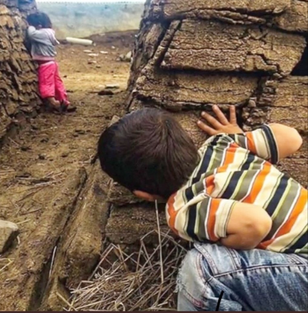 76Hasipce's tweet image. Düşünüyorum da biz büyüyerek çocukluk etmişiz.

#DünyanınRenkleri