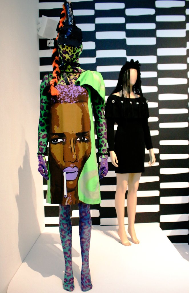 Awearness Fashion tweet media