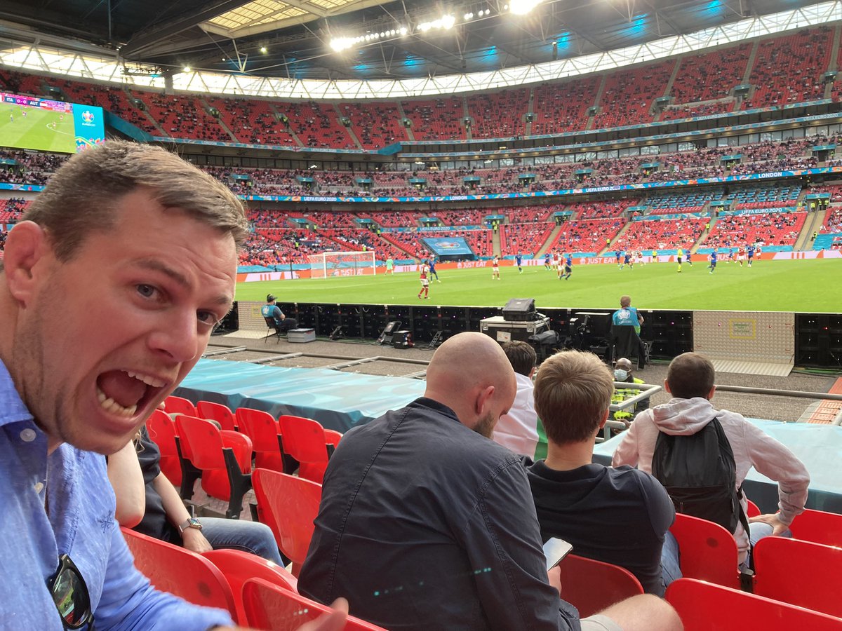 1WorldChampion's tweet photo. Only true lifelong Italia fans get access to the big games @TheMallozz 🖕 https://t.co/E7nvNN21jL