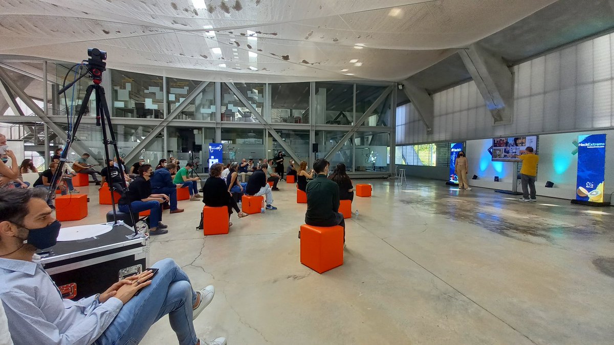 JMVillalobos1's tweet photo. Estupenda jornada en Cáceres. Hemos presentado proyecto en #Hack0, dentro de la nueva @BauhausSwing europea, con feedback en directo desde Bruselas y con la presencia del gran (por fuera, pero también por dentro) @JmCalderon. Muy gratificante. https://t.co/wjZqMjRkRP