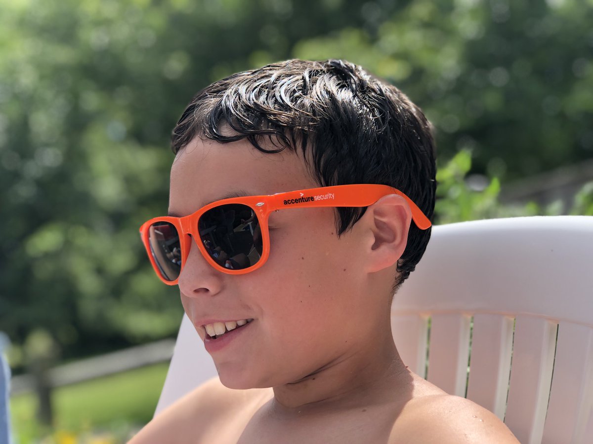 cate_297's tweet photo. #futureintern rocking @AccentureSecure swag for the win! Don’t get burned by a cyber incident - make sure you’ve got a security partner who knows your industry and unique requirements for #CyberSecurity! It’s not an if but when - #resilience is key! @Accenture_US ☀️ https://t.co/AXNhlDNXMT