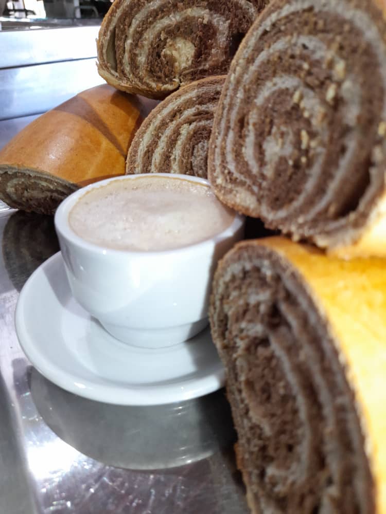 Panadería Funchal tweet media