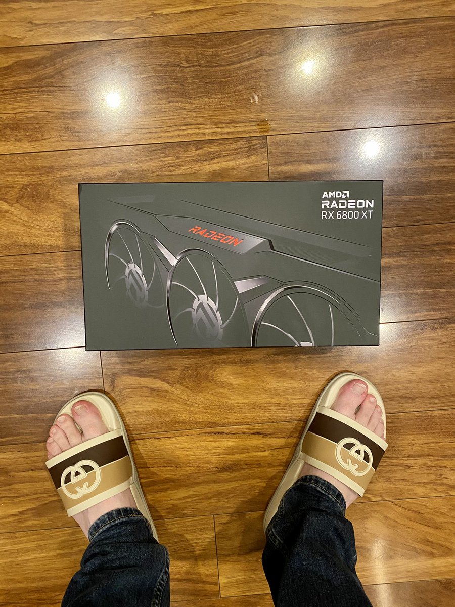 drewsolace's tweet photo. Don’t mind the toes 
@stellara_io 
@StellaProxies 
@gucci https://t.co/TTJZ6vzUKa