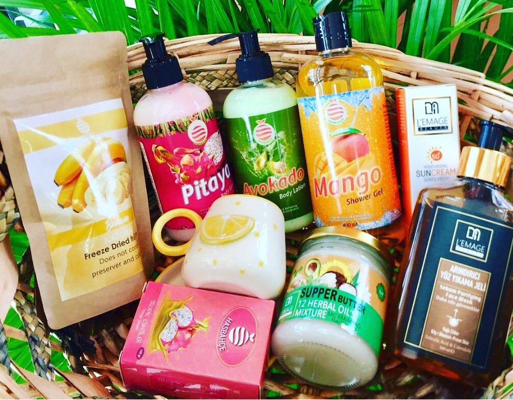 Hasbahce tropik urunleri; 1. Sinif kalite, dogal atistirmaliklar ve nitelikli ust sinif kozmetik urunleri.. 
Kalite bizim isimiz...