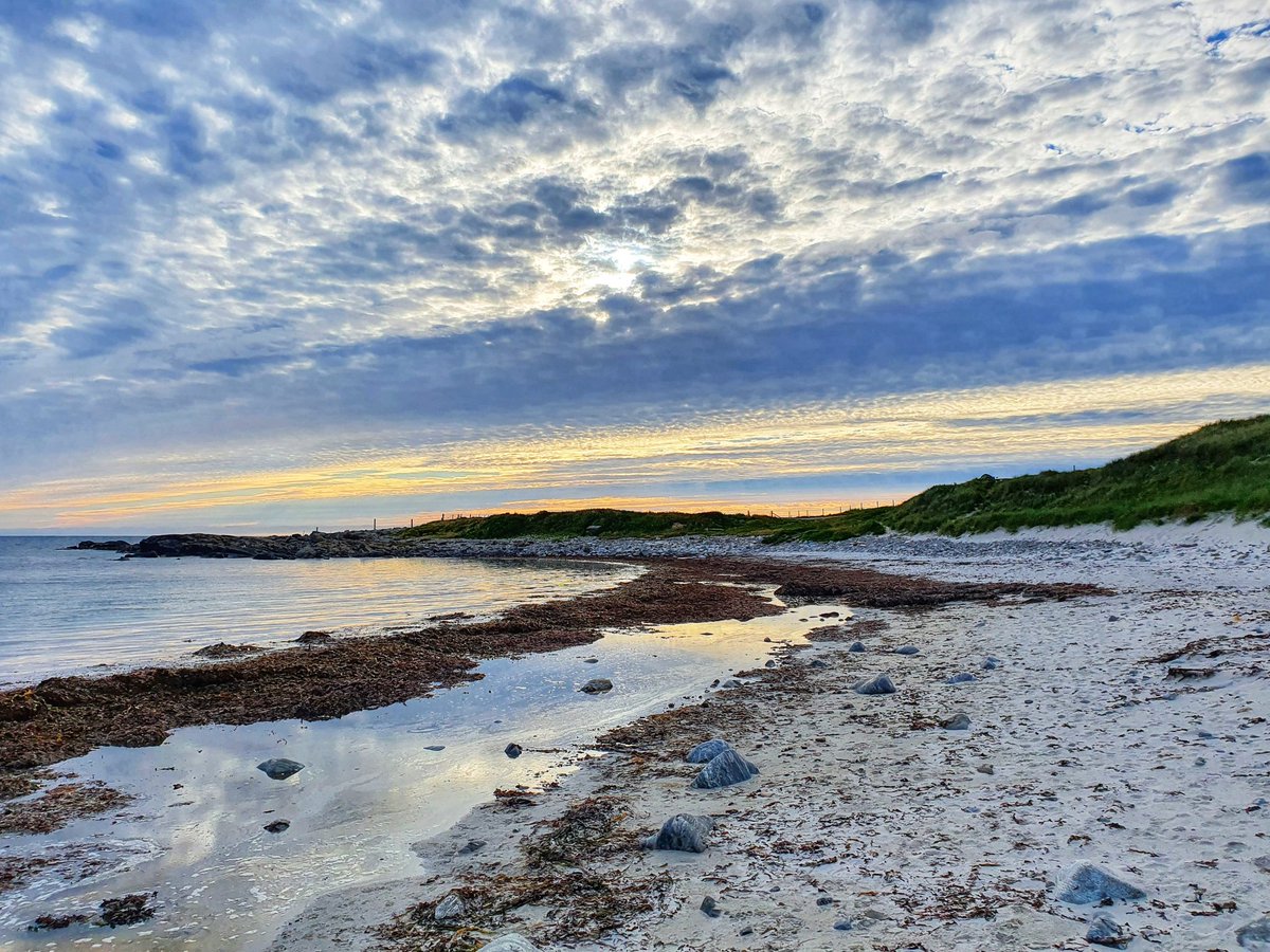 That's all from me, can barely keep my eyes open. Hoping for a better night tonight. Have swept the area for sheep, and I think we're in the clear! Goodnight from Benbecula 👍🏴󠁧󠁢󠁳󠁣󠁴󠁿