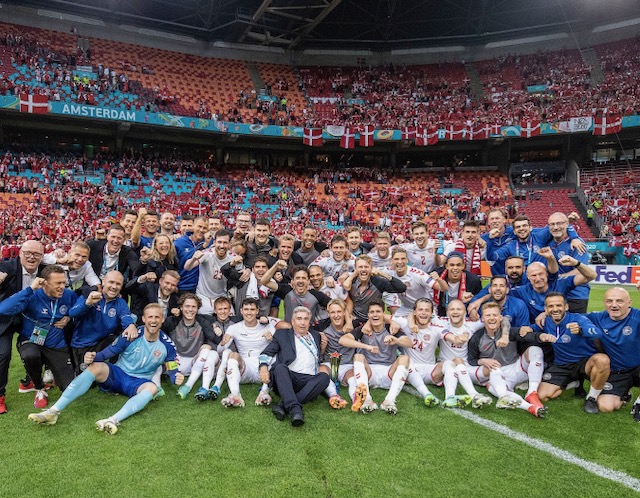 We continue like this. Next stop Baku. #EURO2020  
Vi fortsætter i EM !! 
Tak for stærk støtte i Amsterdam - og overalt i DK🙏
#TeamWork #ForDanmark 🇩🇰