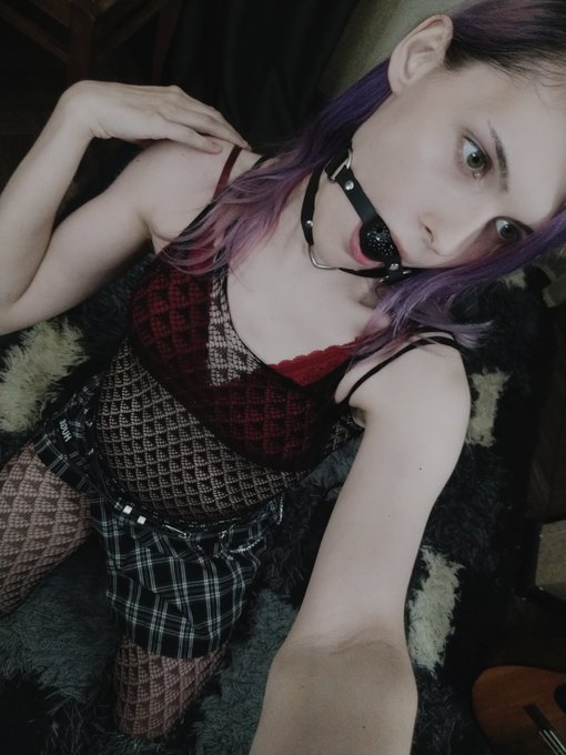 1 pic. your personal whore ? https://t.co/SFFaTOLLrm