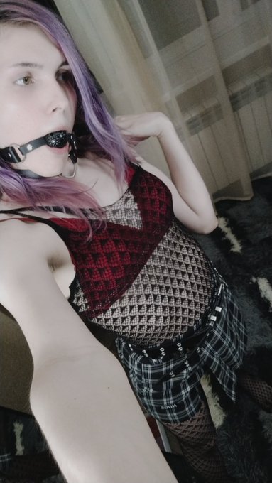 2 pic. your personal whore ? https://t.co/SFFaTOLLrm