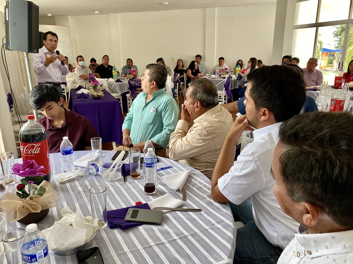 En #Coatzintla con las y los candidatos que dieron la batalla electoral bajo las siglas del #PES en las elecciones del 6 de junio | Agradeciendo todo el esfuerzo que nos llevó a alcanzar más de 100 mil votos en todo #Veracruz | cc ⁦<a href="/hugoericflores/">Hugo Eric Flores Cervantes</a>⁩ ⁦<a href="/PESNacionalMX/">Partido Encuentro Solidario</a>⁩