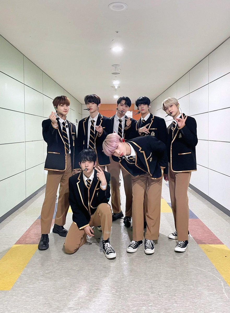 Paolab1a4_bts's tweet photo. Se dan cuenta lo hermosos que son, talentosos, alegres, dulces, tiernos los chicos de Enhypen, son 7 adorables chicos que Engene protege y ama por igual. 😊❤❤
#enhypendiamond #ENHYPEN
#HeeseungAngel #JUNGWONAngel #JayAngel #JakeAngel #SUNGHOONAngel #SUNOOAngel #NikiAngel https://t.co/vh0qxj9dli