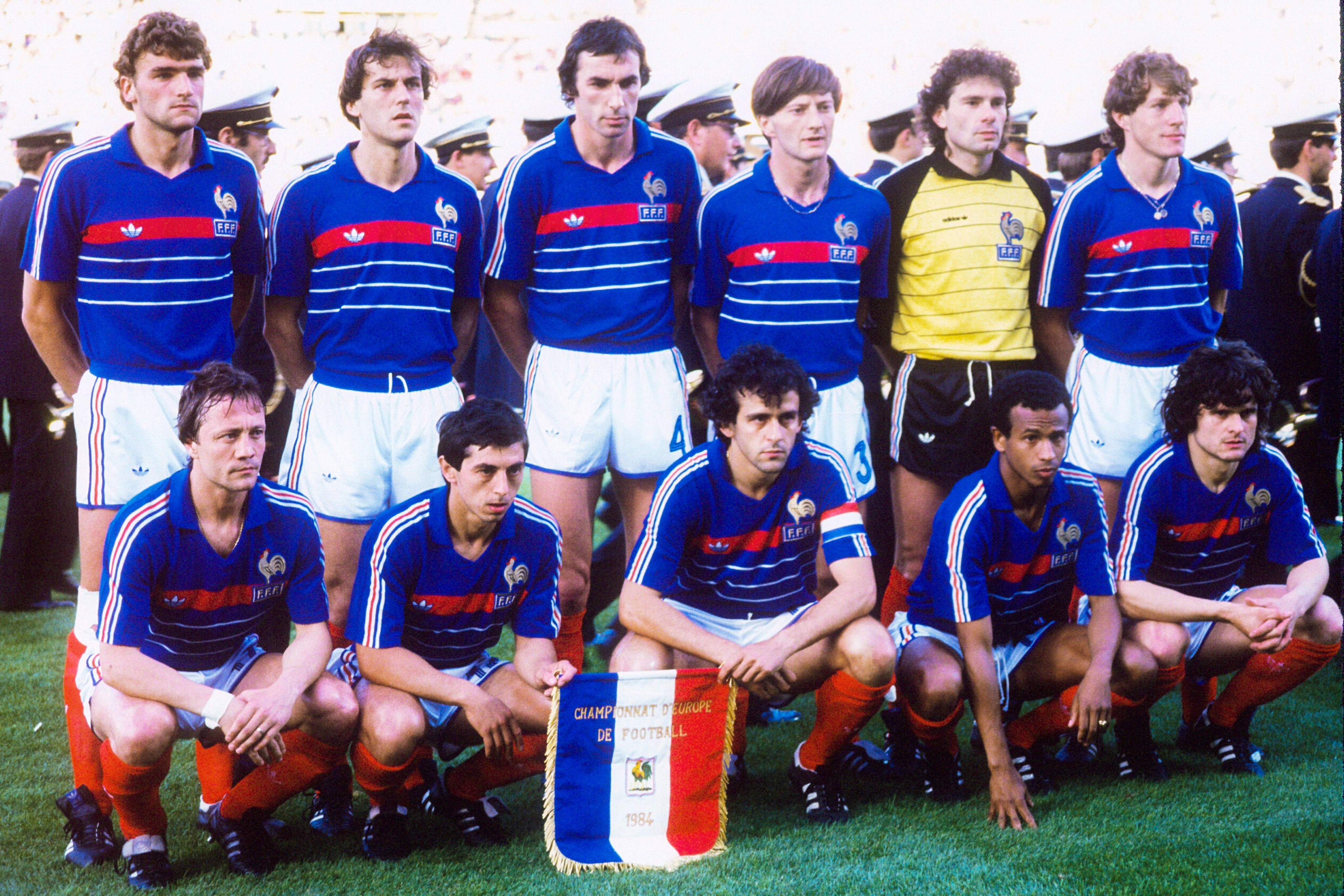 Франция чемпион по футболу какие годы. Сборная Франции 1984 Платини. Франция чемпион Европы 1984. Сборная Франции чемпион Европы 1984. Сборная Франции чемпион 1980.