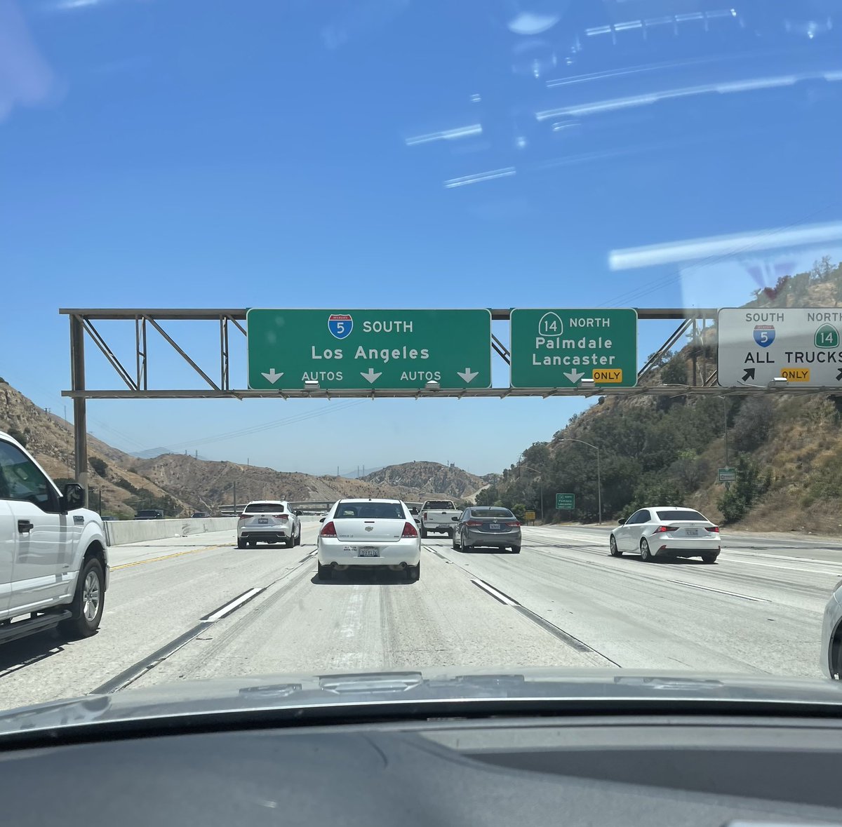 leochoi's tweet photo. @henrydittman @LACLIPCAST Passing by @Yg_Trece’s home town en route to Staples Center, lets even up this series tonight fellas! https://t.co/wmnmioyMft