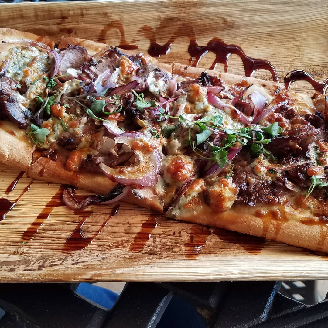 Lunchtime #bbq #beef #flatbread with #carmelizedonions 
 #food #flatbread #flatbreadpizza #appetizers #lunch