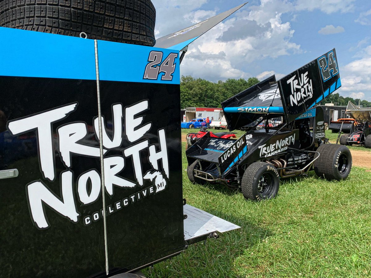 LSR_Racing's tweet photo. Little different look tonight. @TrueNorthMM @Lucas_Oil #LSLucas #ItWorks https://t.co/dSv5n6lRQm
