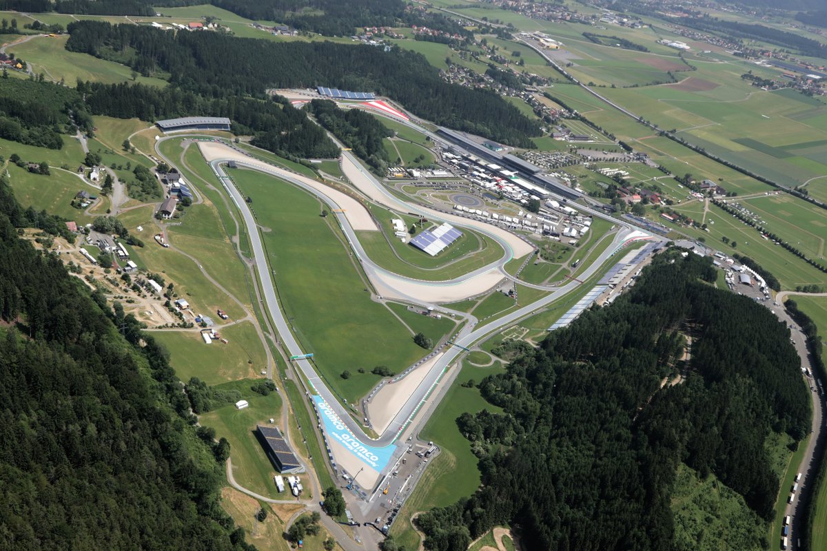 F1's tweet photo. Zoom in, zoom out... and repeat ⛰😍

#StyrianGP 🇦🇹 #F1 https://t.co/L2iFjNz9a2