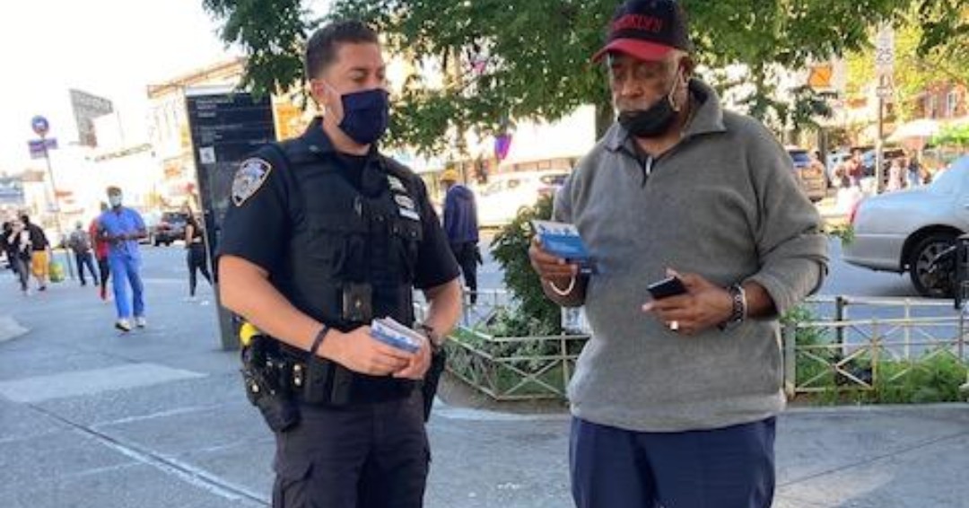 NYPD70Pct's tweet photo. Your Officers of sector B visited the busy intersection Flatbush Ave & Ave H which has been a problematic location for Pedestrian Collision. They connected with our residents & shared helpful Pedestrian Safety Tips
#VersionZero #PedestrianSafety
@NYPDTransport @NYPDBklynSouth https://t.co/lk3xGNrnsd
