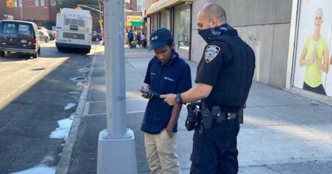 NYPD70Pct's tweet photo. Your Officers of sector B visited the busy intersection Flatbush Ave & Ave H which has been a problematic location for Pedestrian Collision. They connected with our residents & shared helpful Pedestrian Safety Tips
#VersionZero #PedestrianSafety
@NYPDTransport @NYPDBklynSouth https://t.co/lk3xGNrnsd
