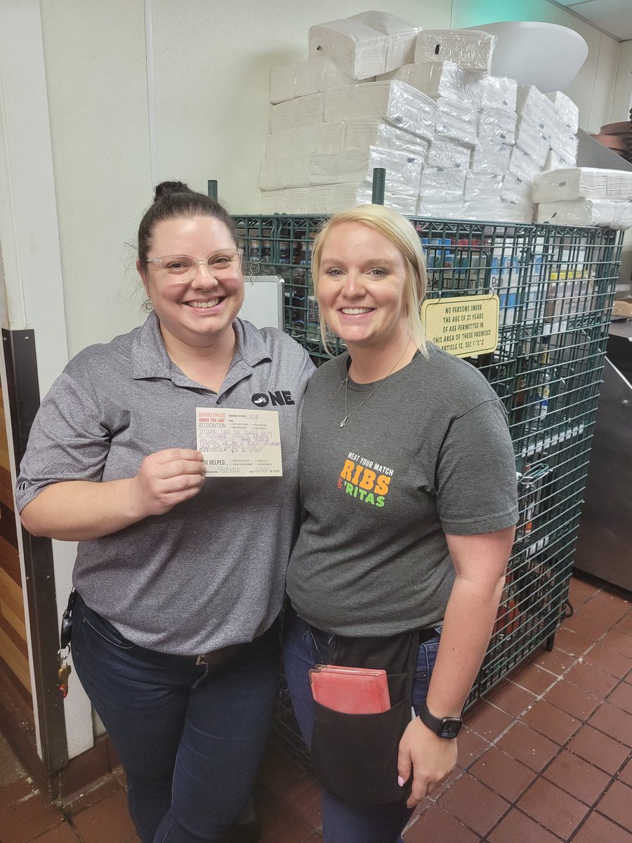 Lacyenydam's tweet photo. One of my team members gave me an ATL!!! #chilislove @Chilis @CandaceWatkins9 @momofboth16 https://t.co/IlDgoExGtb
