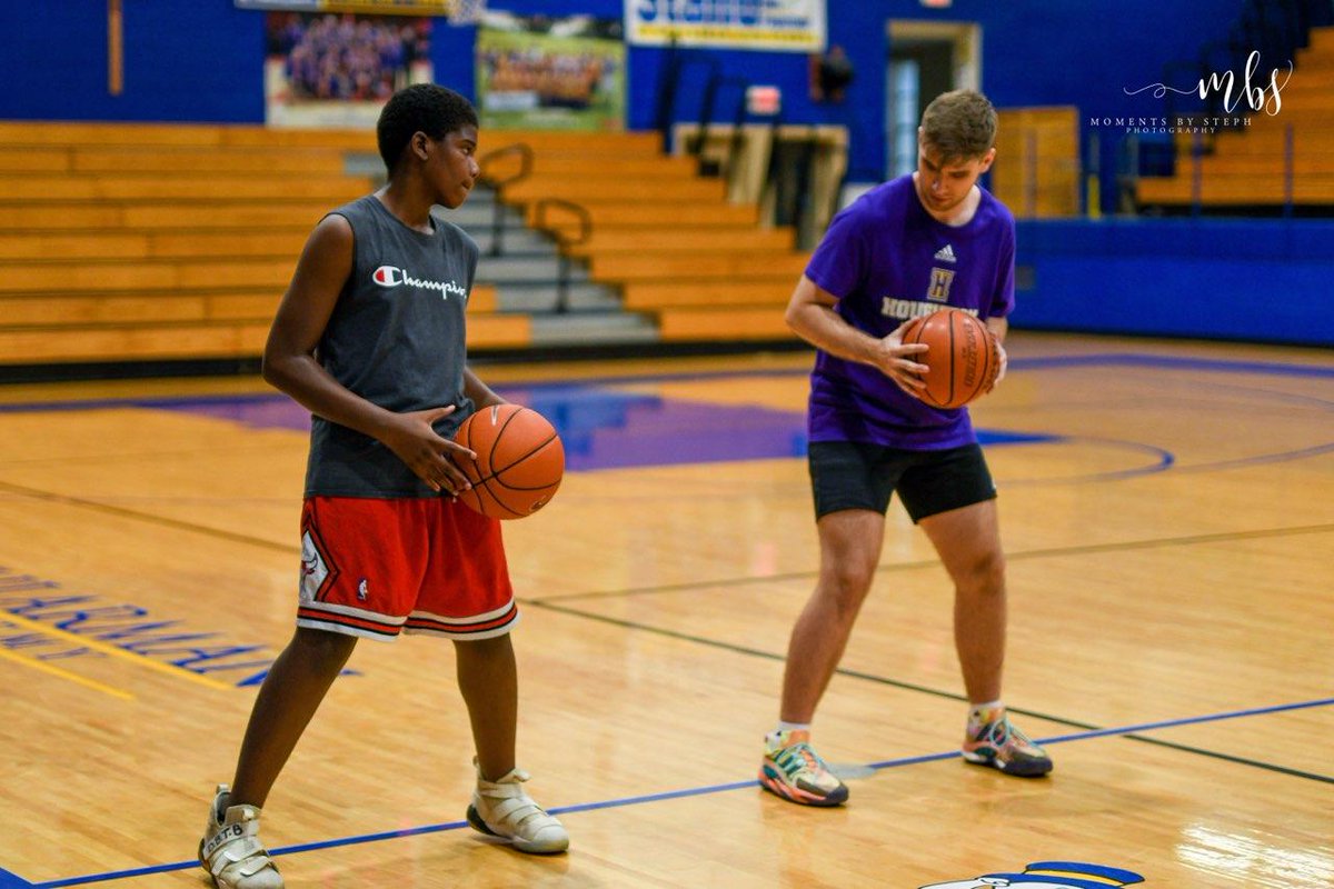 Houghton_MBB's tweet photo. Shout-out to our very own @dawsond3an  for giving back in his community by volunteering and helping grow the game! #ImpactGuy https://t.co/9Ps0XzcKrE