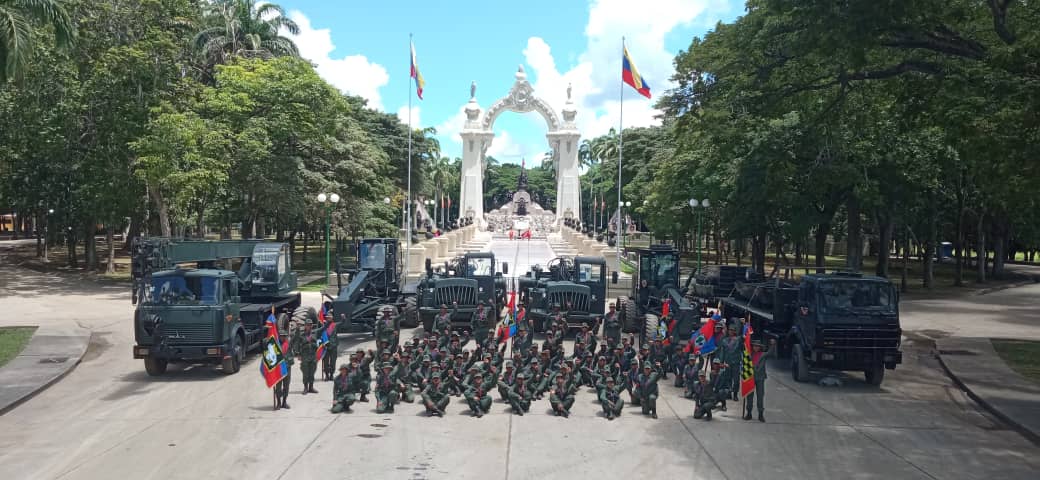 Vehículos logísticos del Ejército Bolivariano - Página 2 E41f_AjXIAQdJwi?format=jpg&name=medium