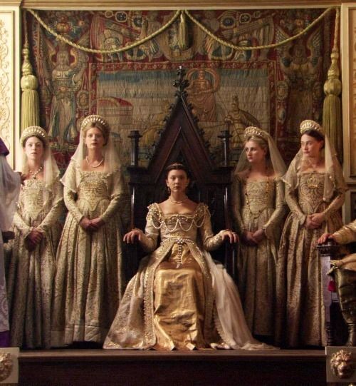 anne boleyn natalie dormer dresses