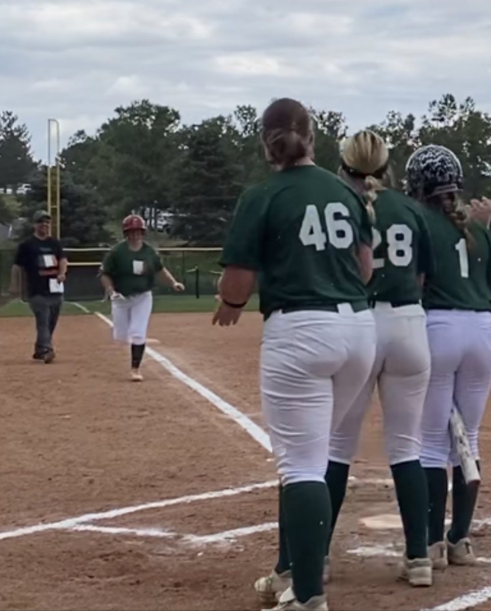 DOUBLE DINGER ALERT!☘️#46 Riley Gilmore 2022 &amp; #12 Emma Haygood send B2B Missiles Over the CF Fence &amp; Irish R Up 4-0 ☘️🥎 <a href="/TCSFastpitch/">TC Fastpitch</a>  <a href="/ExtraInningSB/">EXTRA INNING SOFTBALL</a> <a href="/IHartFastpitch/">I❤️Fastpitch</a> <a href="/D1SoftballNews/">D1SoftballNews</a> @flosoftball <a href="/Fastpitchnews/">FastpitchNews</a> #tcsinternationalchallenge