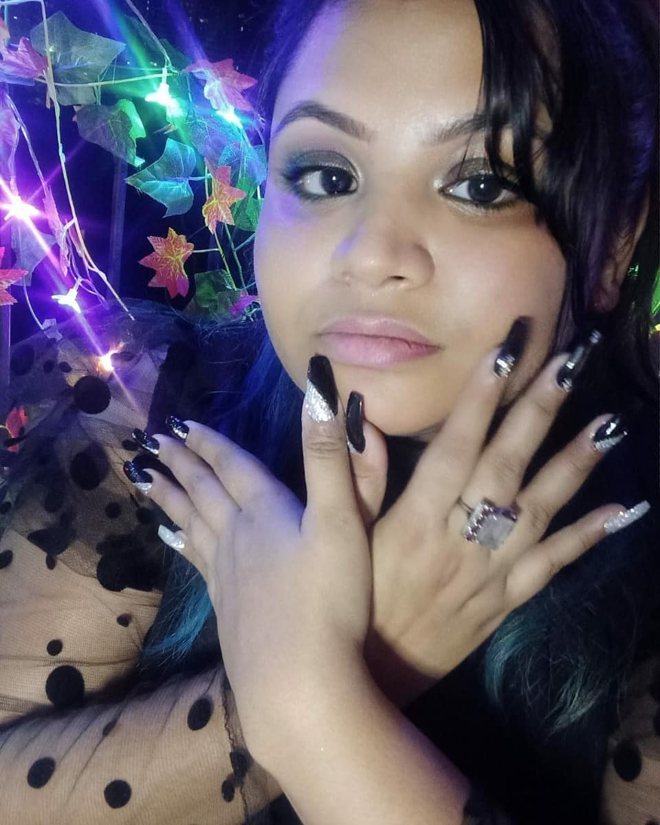 AdakApparels's tweet photo. Nails have for long been a vital measurement of beauty and style. With a little polish and heaps of creative energy, you can make your nails look amazing.
#liveyourbestlife #nailart #nailsdesign #arkashikha #theunfulfilledrays #positivethinking #blackisbeautiful #blackismagic https://t.co/4dnicBM7he