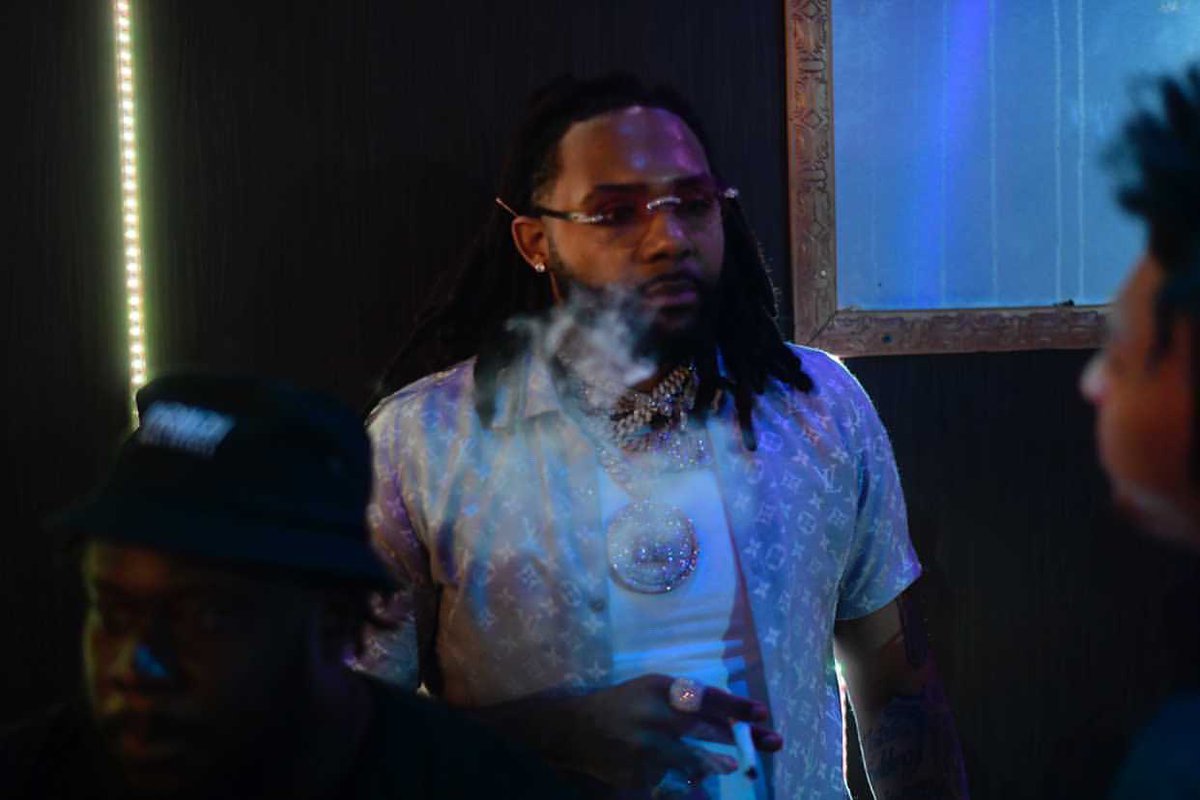 MoneyMan's tweet photo. Every minute count i dont waste time https://t.co/k1UuToUWnl