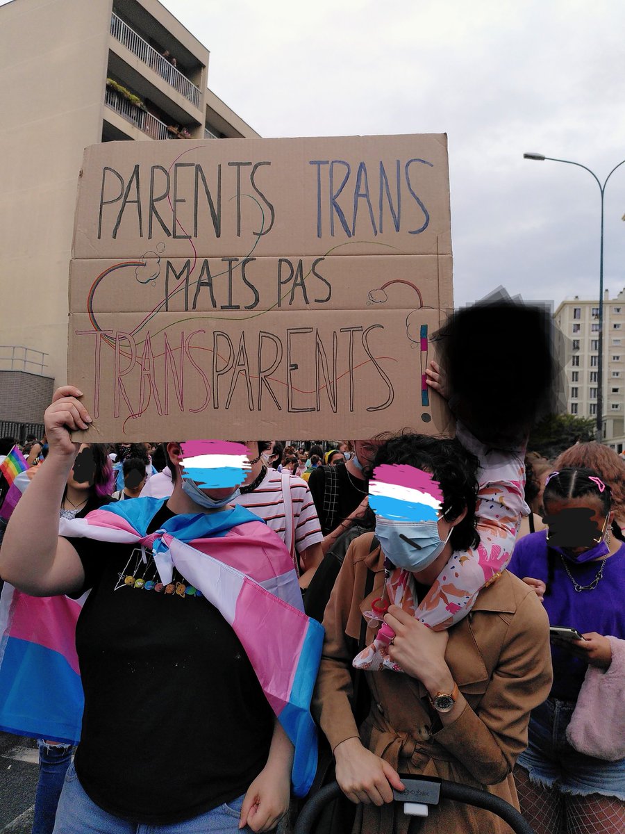 Fransgenre's tweet image. Nous espérons que vous avez passé une bonne pride, nous déplorons tout de même la présence de quelques TERFs dans la tête de cortège. 
Merci à celleux ayant rejoint notre cortège, on se retrouve à l&apos;#ExisTransInter !