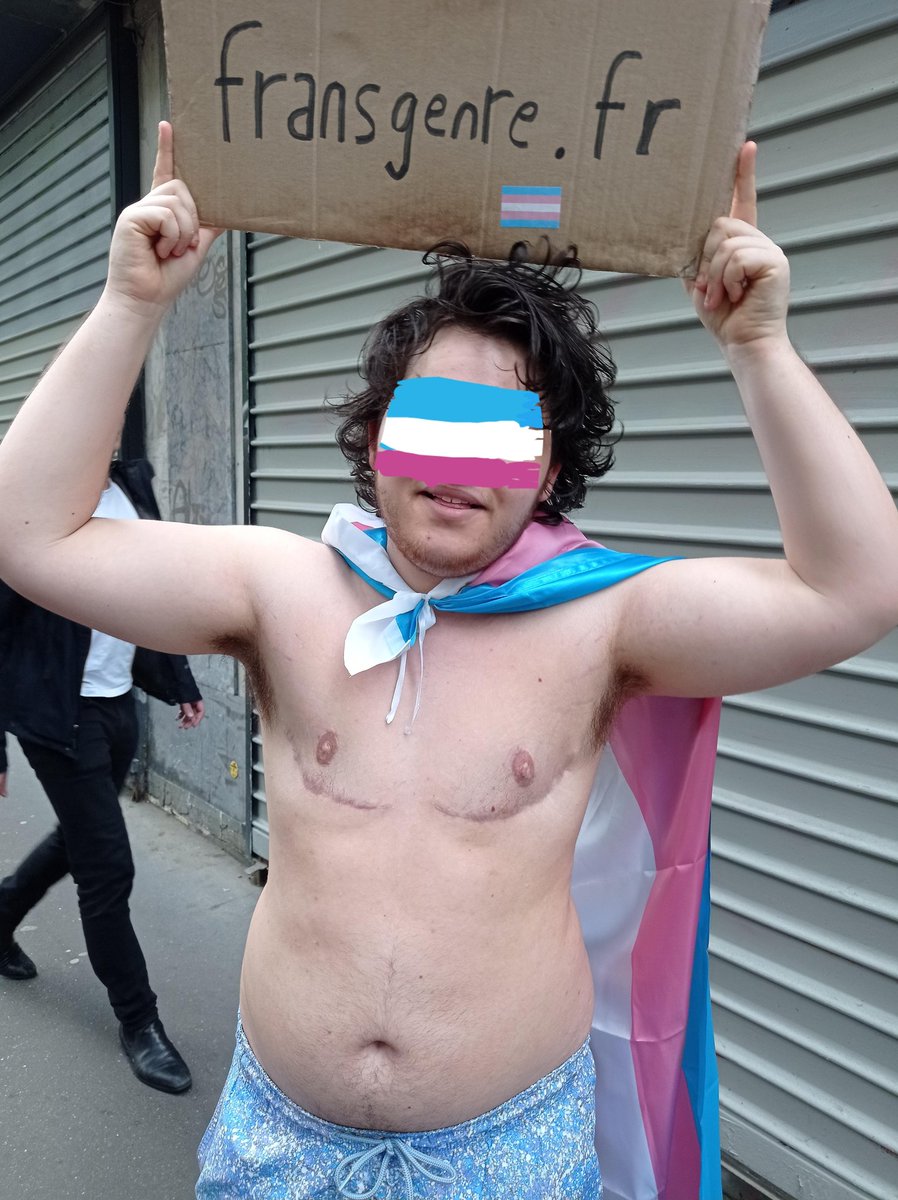 Fransgenre's tweet image. Nous espérons que vous avez passé une bonne pride, nous déplorons tout de même la présence de quelques TERFs dans la tête de cortège. 
Merci à celleux ayant rejoint notre cortège, on se retrouve à l&apos;#ExisTransInter !