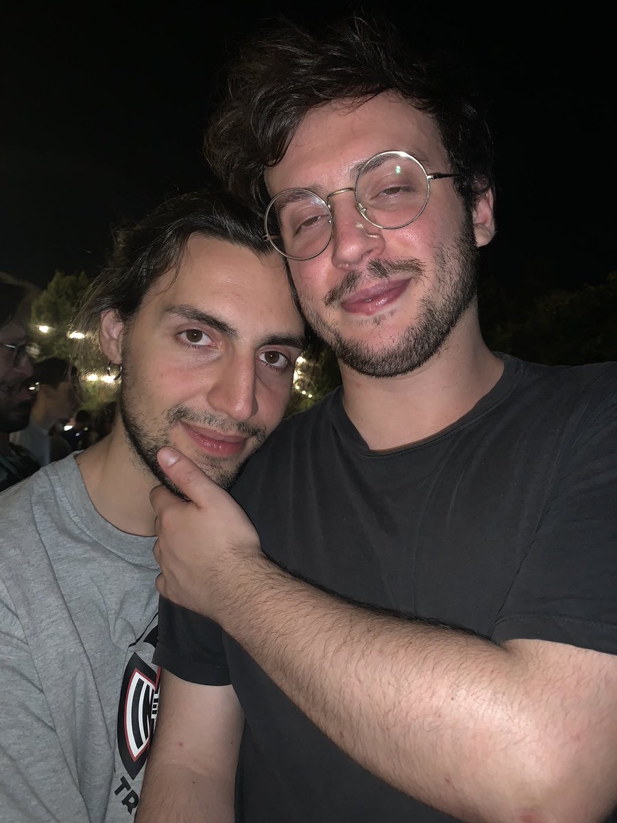 Stanguss3's tweet photo. Anche nelle difficoltà si brilla di luce propria https://t.co/3iRPXiHLE3