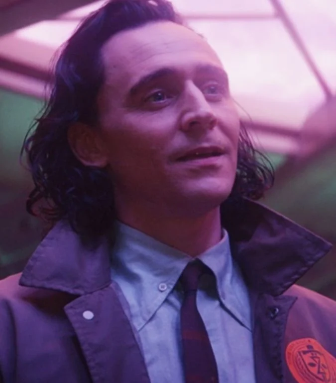 jakelinesanders's tweet photo. Perfect moment in #Lokiepisode3
#TomHiddleston #Loki #godofmischief https://t.co/gsQQRgabXV