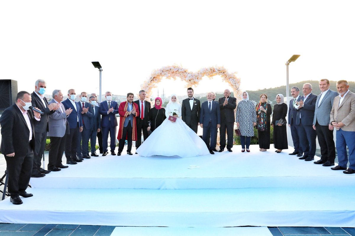 SayimMadak's tweet photo. İl Spor Komisyonu Başkanımız 
Sn. Mehmet Serhat Karadağ'ın evladı Sümeyye ile Cemal’in  mutluluklarına şahitlik ettik.

Genç kardeşlerime ömür boyu mutluluklar diliyorum. https://t.co/OdInAIdD2M