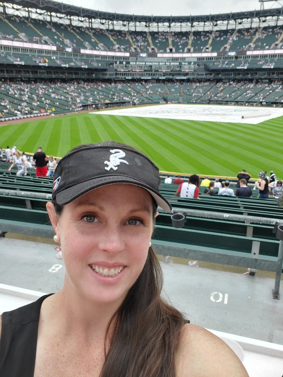 akjacob's tweet photo. @ChuckGarfien Between delays... #whitesox #stoprain https://t.co/cqxSJU674H