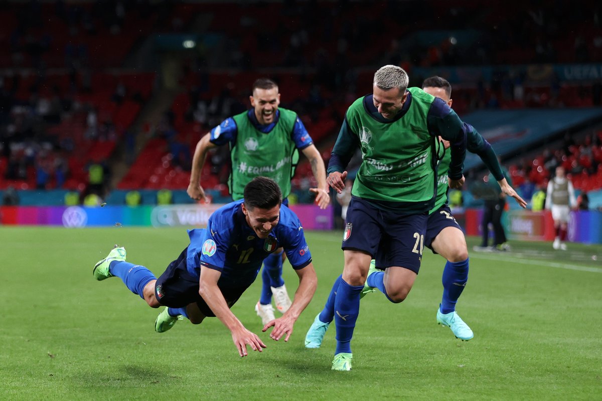 UEFAEURO's tweet photo. SCENES at Wembley! 🇮🇹⚽️

🤣👏 Matteo Pessina 

#EURO2020 https://t.co/Em10KrZTfq