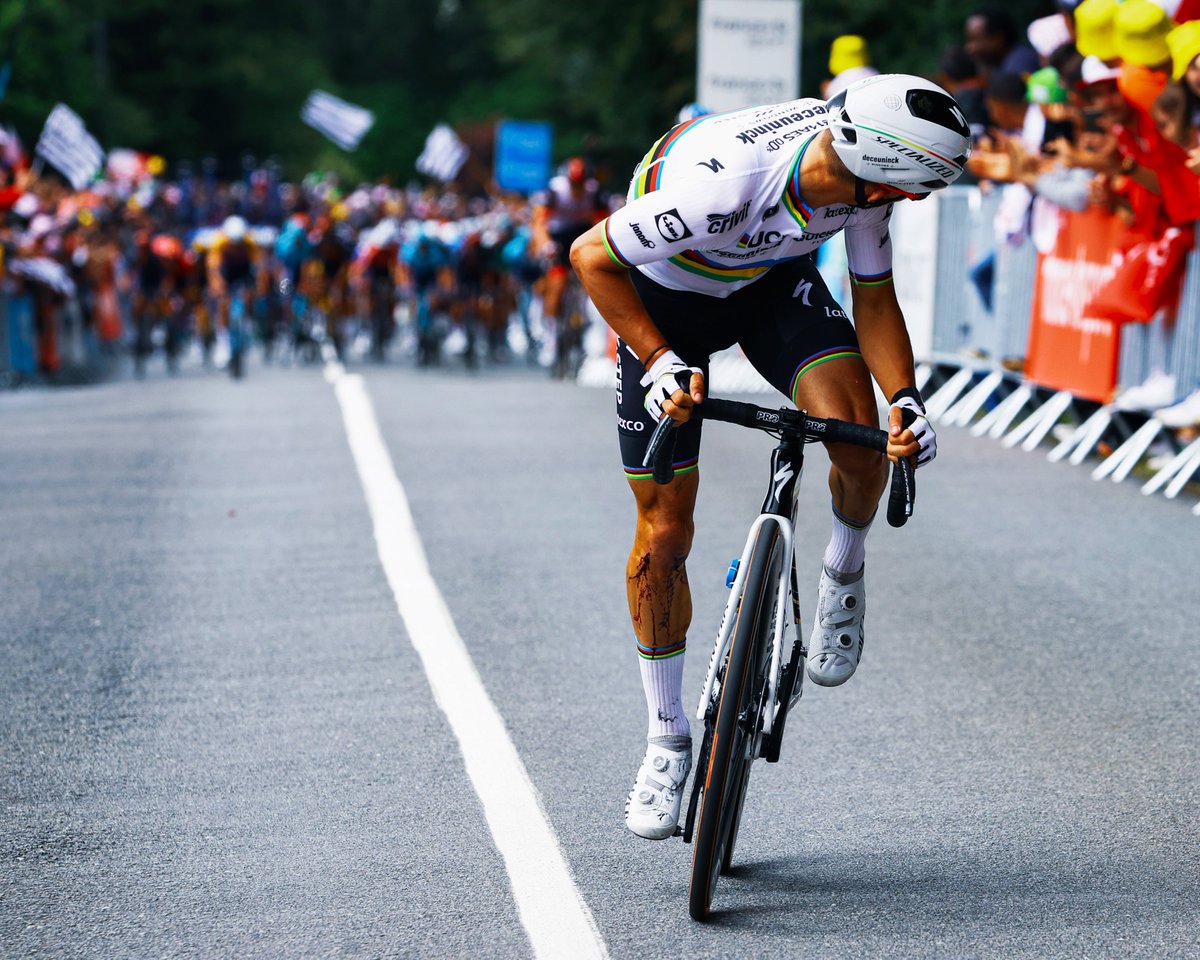 What a move 👏

Photo: Tim de Waele/Getty Images

#tourdefrance